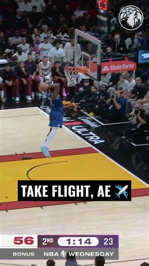 THE FIRST DUNK OF THE SZN 🐜