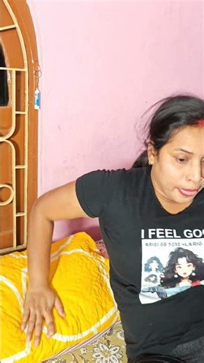 Sleepy Mood Mein Shock Treatment 😱😂 #funnycouple #husbandwife #couplecomedy #shockmoment