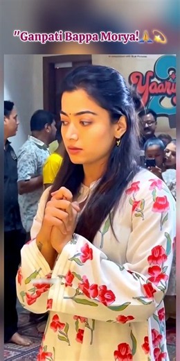 Rashmika Mandanna Performs Ganesh Aarti 🙏✨ | Ganpati Bappa Morya #Shorts