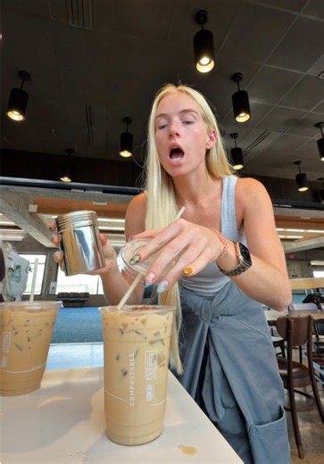 Maui Hawaii Travel Vlog: Coffee Orders & Beach Scenes