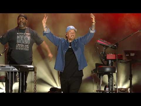 Jelly Roll - Hands Up (Live)
