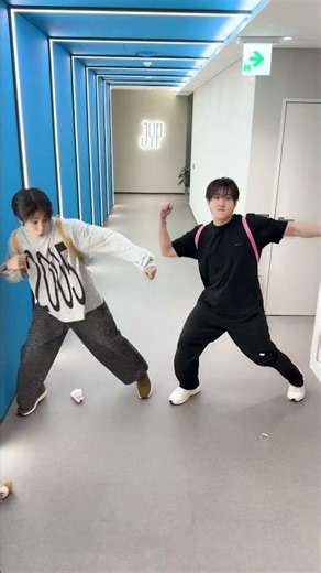 You got me jumping like #StrayKids #스트레이키즈 #창빈 #Changbin #한 #HAN #YouMakeStrayKidsStay