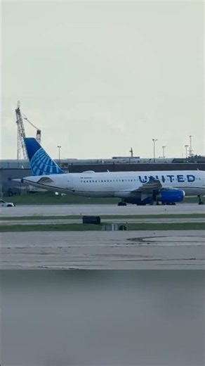 United Airlines flight blows tire at O'Hare, second in one day