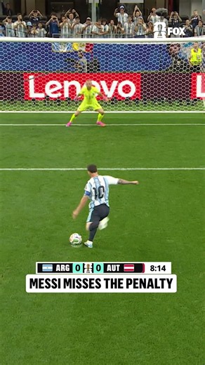 With a chance to become the Men's World Cup's all-time leading scorer, Messi misses the PK.