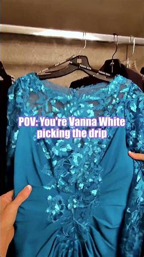 A sneak peek inside Vanna White’s Closet | Vanna Vision | Wheel of Fortune
