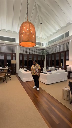 It’s leather , 🌼💐🌺🌸 Also thank you @fuentecigars SOY ! 🇩🇴 | DJ Khaled