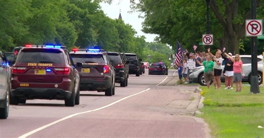 Law enforcement escorts St. Peter police officer hurt in shooting home