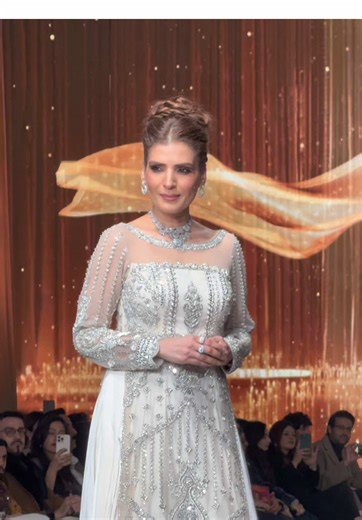Resham Shines at Sunsilk HUM Bridal Couture Week 2023