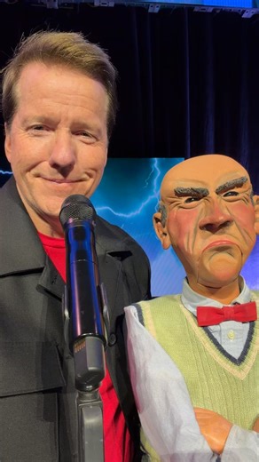 LIVE! On stage in Rosemont/Chicago, ILLINOIS, with Jack and James and Audrey wishing all a Happy New Year! | Jeff Dunham