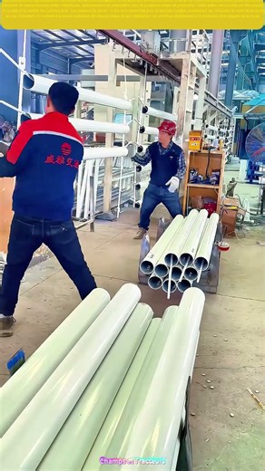 Fabrication rigoureuse : Comment les poteaux de garde - corps routiers prennent forme