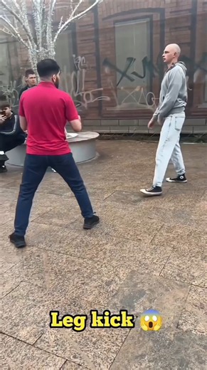 Low kick defense #boxing #mma #streetdefense