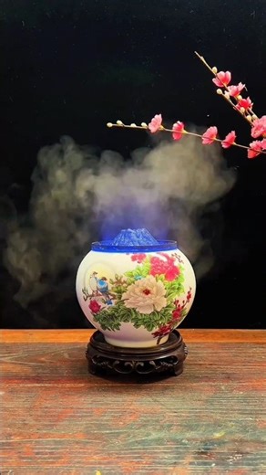 Winter Luxury Pick: Elegant Musical Smoke-Ring Humidifier for a High-End Home Atmosphere