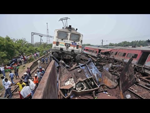 Indian Railway Train video WAG7HC 04831 High Speed Crossing Train 😭 Malgadi Train !! Local Train