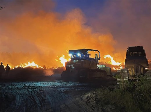 See location of active Florida wildfires Monday. Are any roads closed?