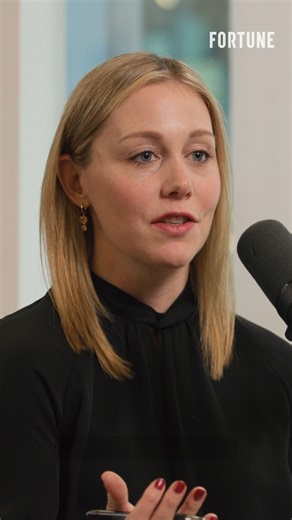 🔗: https://bit.ly/49XaZmJ Fortune’s Editor-in-Chief Alyson Shontell sat down with Pfizer CEO Albert Bourla to discuss how the company struck a deal with President Donald Trump in 10 days to lower U.S. drug costs. | Fortune