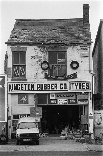86-8b-42: Kingston Rubber Co, tyres, Witham, Hull, 1986