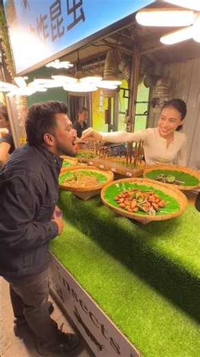 BAMBOO WORM khaya Sagar ne THAILAND mai🐛🤮😱 #shorts #thailand #streetfood