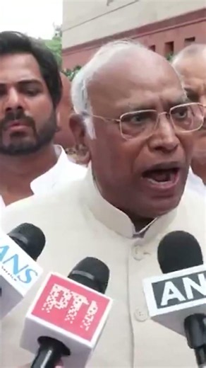 'हमें जेल की तरह संसद में बंद किया!' 🔥🔥 | Kharge Ji | Parliament