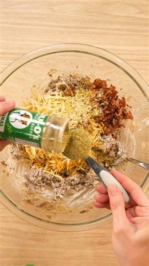 I Turned a Cheeseburger Into a Dip… and It’s Insane