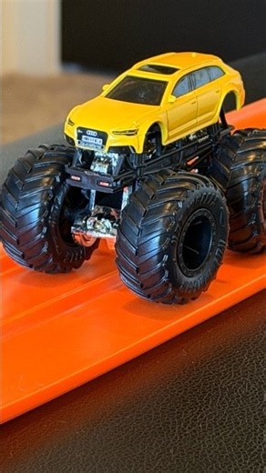 AUDI RS 6 Avant Monster Truck MASSIVE AIR 😱 Hot Wheels Track Landing Stunt!