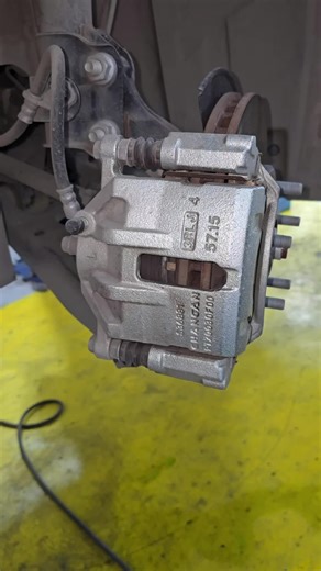 Changan Front Brake Pads Installation