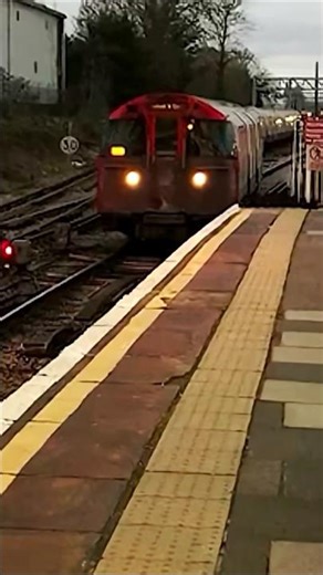 Why Don't ALL Bakerloo Line Trains Go to Harrow & Wealdstone? 🤔#BakerlooLine #LondonUnderground