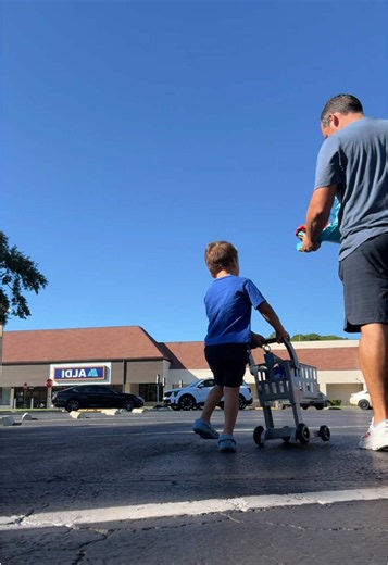I was feeling overstimulated at home, so I brought my 2 year old to the grocery store #aldi#aldishopping#fatherandson