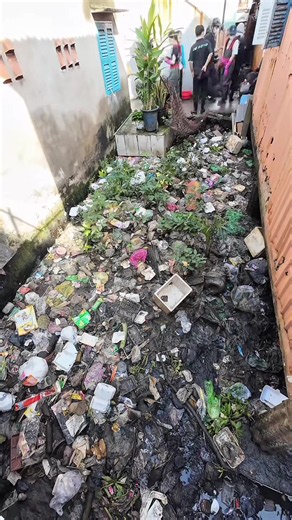 #clean #river #cleanriver #garbage #fyp | river