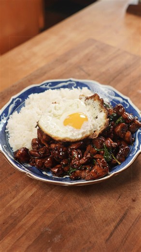 Thai Basil Chicken (Pad Krapow) Recipe – Easy Authentic Stir-Fry