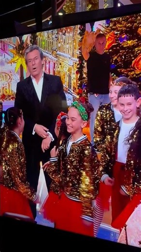 😱Ce qu’on ne voit JAMAIS aux 12 Coups de Noël ⭐️🎄Qui nous a vu ? #backstage #tf1 #christmas #dance