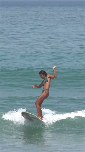 ☀️ Sunny Day + Good Waves = Bali Surf! #longboarding #longboardsurfing #surf #surfing