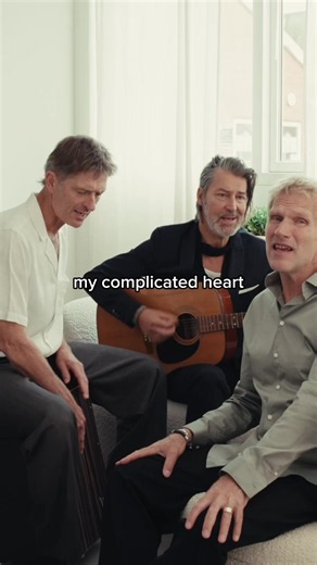 This song keeps finding back to our heart 🤍 Here’s a little live moment with Complicated Heart #MLTR #MichaelLearnsToRock #ComplicatedHeart #LiveMusic
