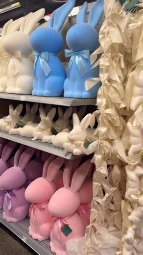 Holiday Baubles 💐 Wreath Designer on Instagram: "@walmart 💕❤️🌸💐🌸❤️💕 Omgosh! Spring is happening!! 👏🏻 LOVE LOVE LOVE! Look at those bunnies…did ya see the pearl hearts? 😱🩷🩷🩷 #reels #reelsinstagram #wreath #doordecor #holidaybaubles #wreathmaker #seasonschange #love #loveday #hearts #valentinesday #valentinesdecor #easter #easterbunny #spring #springtime"