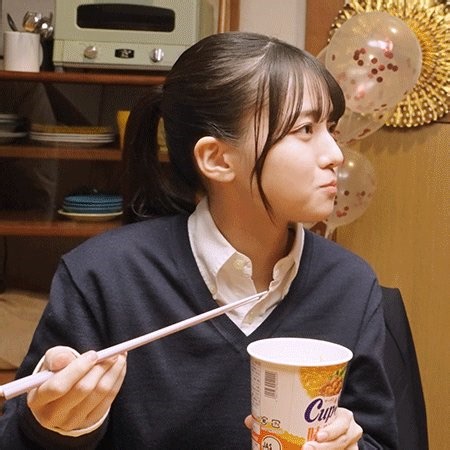出会いや別れの季節にも、#カップスター はそばにいる🌸新しい準備が始まったり、環境が少し変わったり🤗少し疲れたな、と思ったらお湯をそそいで3分🍜あったかい一杯が、きっと気持ちをゆるめてくれる💕『商品情報』→https://t.co/yIynE4mR4z#gif坂46 #乃木坂46 #乃木坂 #瀬戸口心月