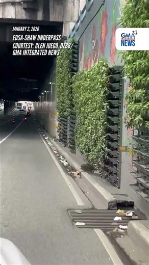 Mga basura na nasa trash bags, nagkalat sa EDSA-Shaw underpass | GMA Integrated News