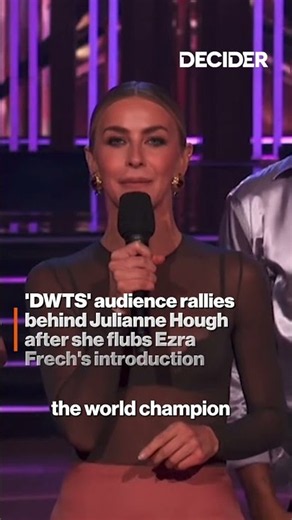 'DWTS' Audience Rallies Behind Julianne Hough After She Flubs Ezra Frech's Introduction #shorts