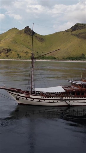 Morning Aboard Prana by Atzaró in East Indonesia