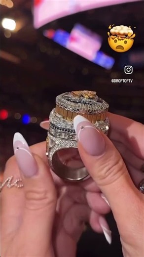 Closer Look at the 2026 Knicks Championship Ring at MSG‼️