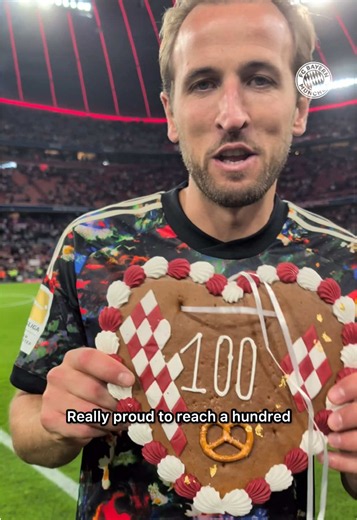A special present for a very special player 🥨❤️ Harry #Kane is the fastest player to reach 100 goals in the Bundesliga 😮‍💨🔥 #Bundesliga #FCBayern