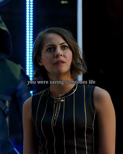 Oliver tells Thea that he's the Arrow #shorts