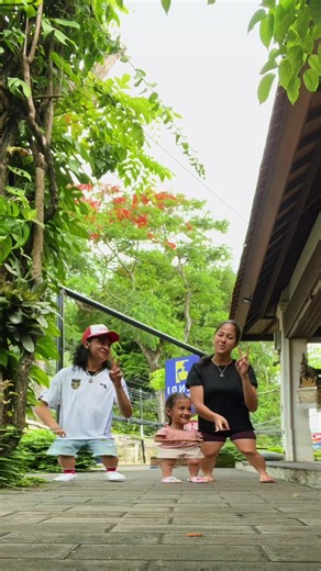 Sitha dan Nunit: Kisah Cinta di Bioskop Teras Kota