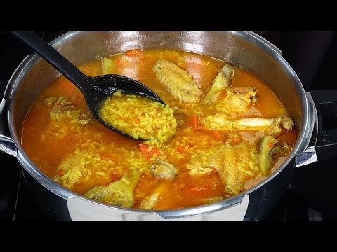ARROZ CALDOSO CON ALITAS DE POLLO. Receta saludable cocinada de manera exprés, muy fácil y deliciosa