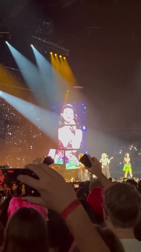 Katy Perry Ghost live at the O2 💔
