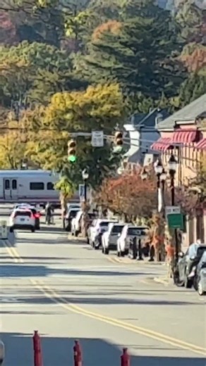 NJT train at Glenrock mainline