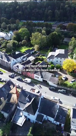 The best street to live in Wales has officially been named - and it looks like something straight off a postcard 🏡✨ Steeped in centuries of history, this cobbled haven has such a tight-knit neighbourhood that once people move in, they almost never leave 🏴󠁧󠁢󠁷󠁬󠁳󠁿