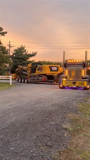 THIS OVERSIZE LOAD LOOKS INSANE 😳🚛🔥 #farming #farmwork #agriculture #farm #farmlife