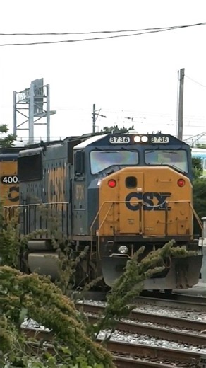 CSX Using Conrail Red Marker Lights, Plus #911, SD60I, SD40-3