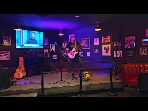 Shane johnson jammin for the first hexheart show of the year:guitarist appreciation concert