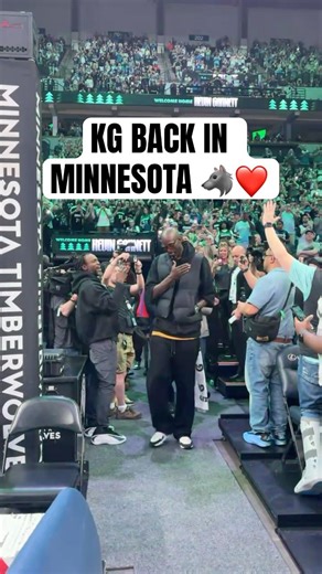 Kevin Garnett getting love in his return back to Minnesota ❤️