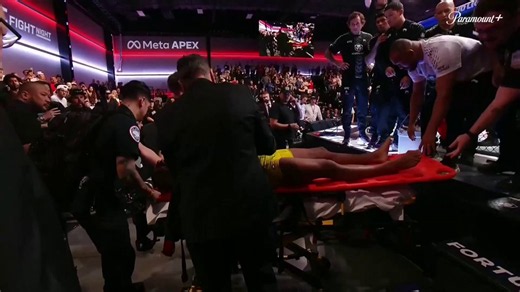 🚨Scary scene hereRaoni Barcelos goes limp while fighting Raul Rosas Jr. Unclear exactly what may have caused it, but you can see Barcelos gets taken down and goes limp after potentially hitting his head on the mat (?). Not super clear exactly what happened, but with the https://t.co/Dar1FoYJw9 https://t.co/k02Ndqlxw5